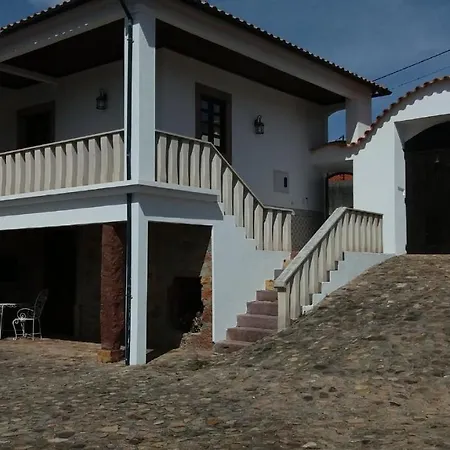 Patio Mos Вила-Нова-ди-Пояриш