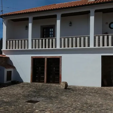 Patio Mos Летний дом Вила-Нова-ди-Пояриш