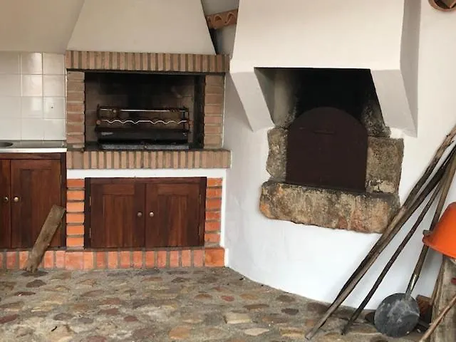 Patio Mos * ヴィーラ・ノーヴァ・デ・ポイアレス